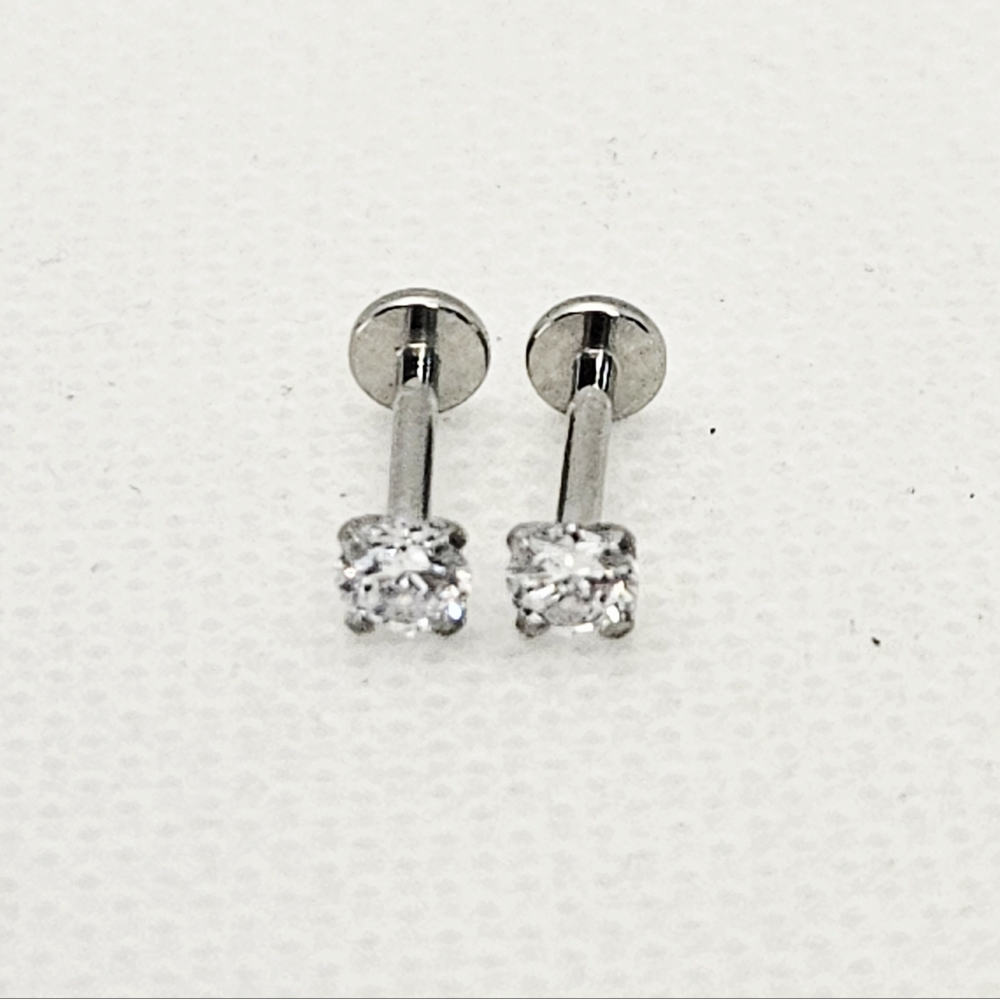2 Labrets Surgical Steel 16GA-1.2mm CZ Prong Set Internally Threaded Length 8mm